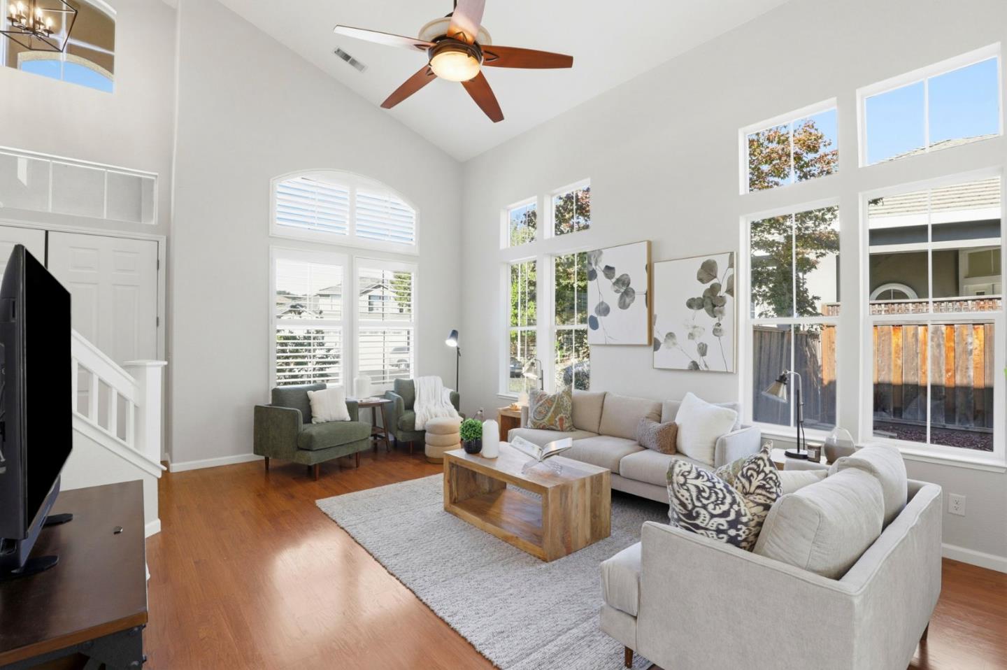 Detail Gallery Image 7 of 61 For 9232 Kestrel Ct, Gilroy,  CA 95020 - 4 Beds | 2/1 Baths