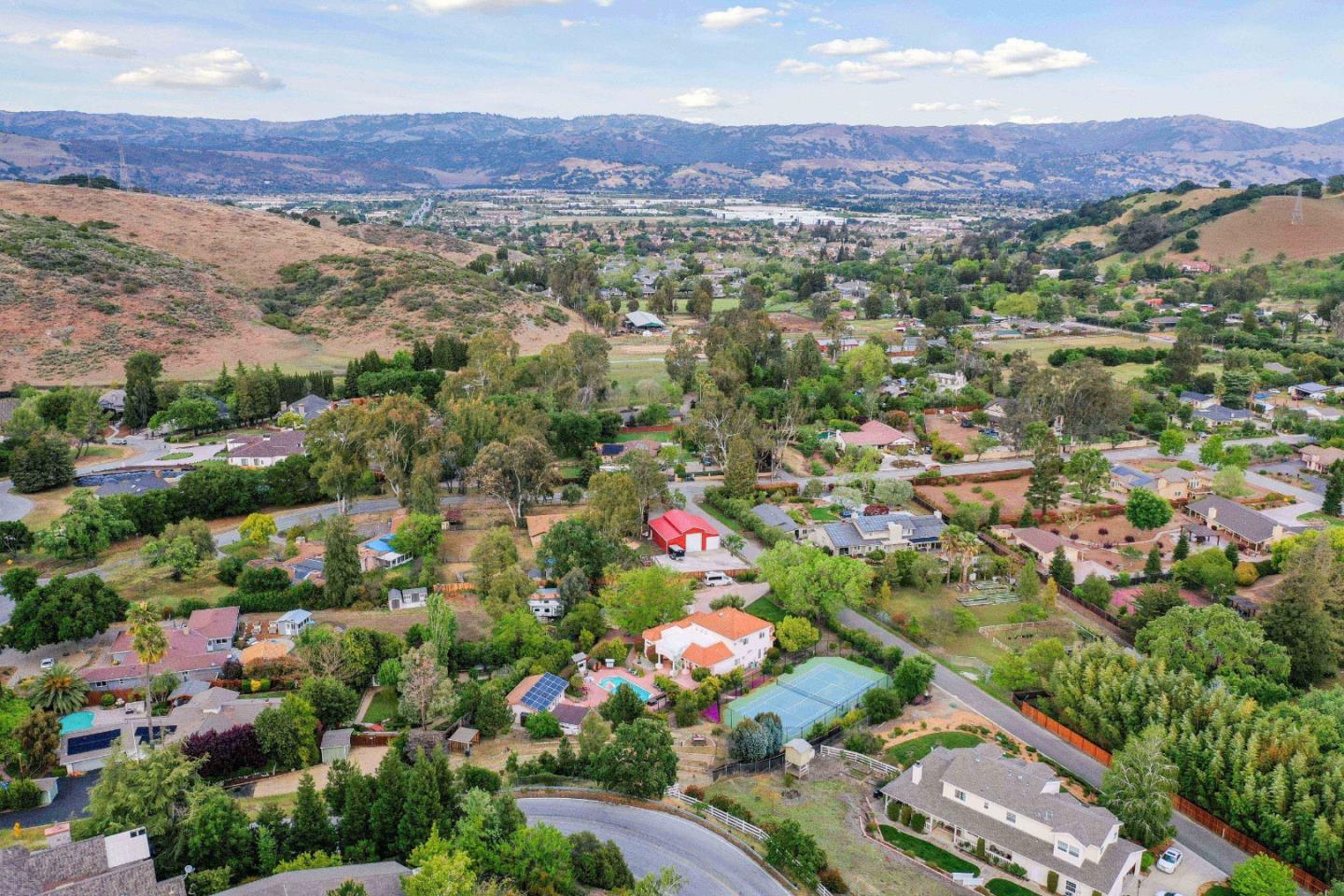 Detail Gallery Image 10 of 72 For 1190 Llagas Rd, Morgan Hill,  CA 95037 - 6 Beds | 5 Baths