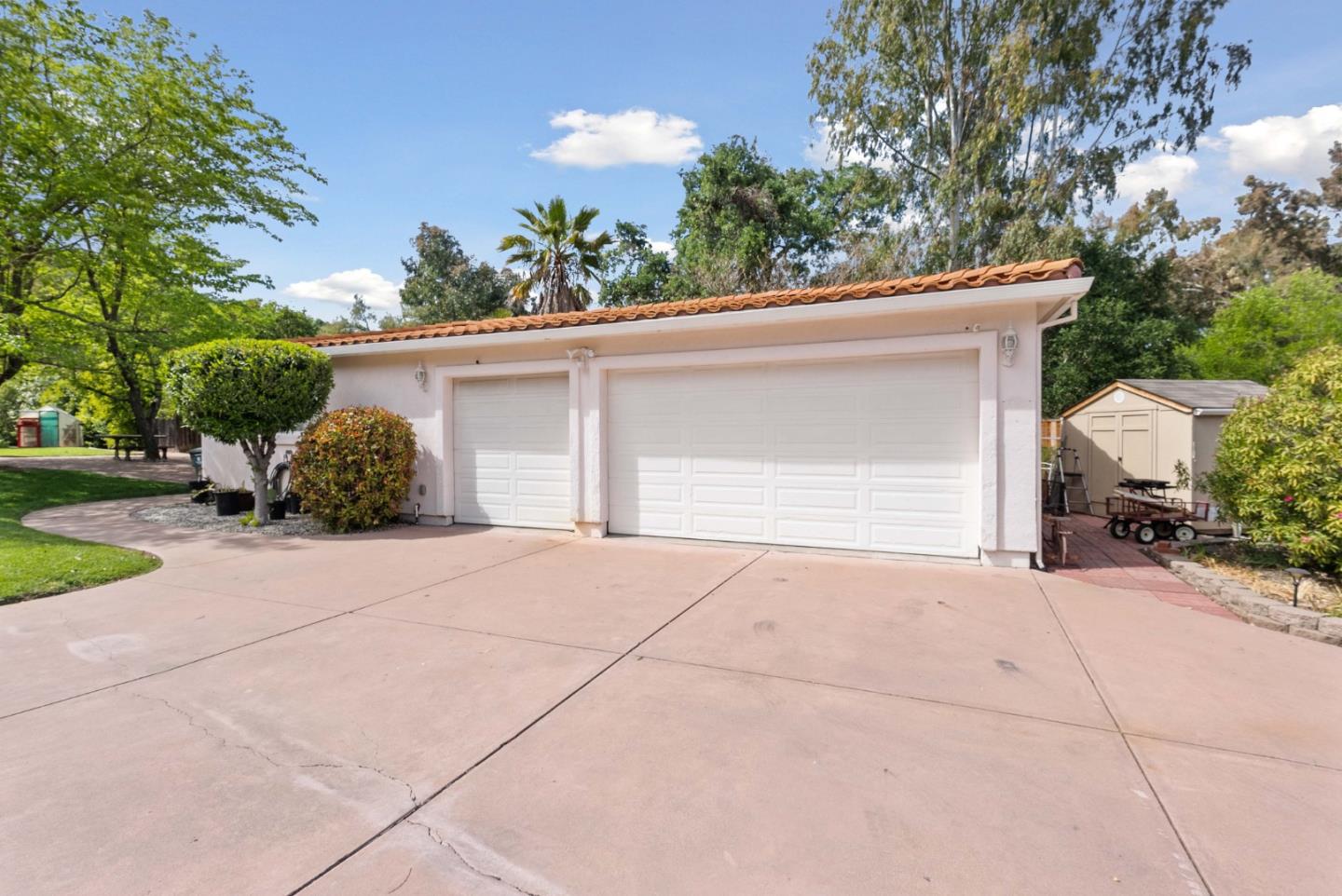 Detail Gallery Image 13 of 72 For 1190 Llagas Rd, Morgan Hill,  CA 95037 - 6 Beds | 5 Baths