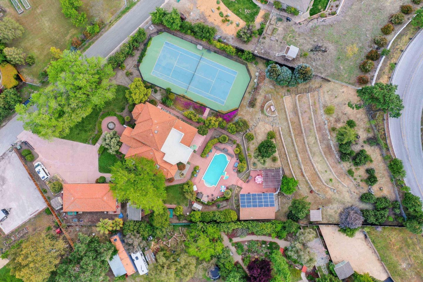 Detail Gallery Image 7 of 72 For 1190 Llagas Rd, Morgan Hill,  CA 95037 - 6 Beds | 5 Baths