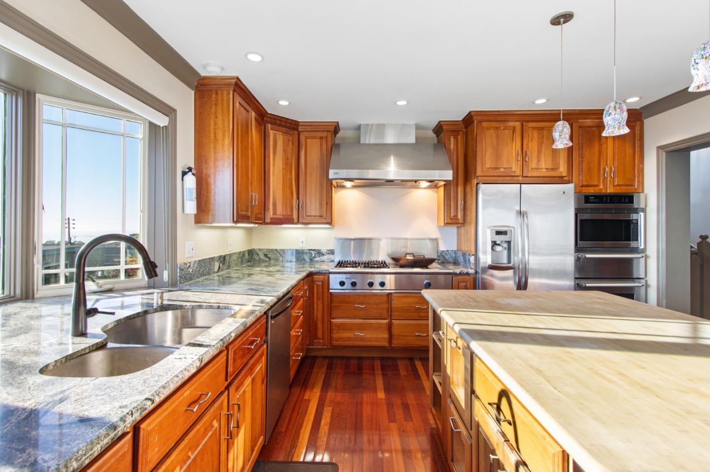 Detail Gallery Image 21 of 94 For 107 Dolphine Ave, El Granada,  CA 94018 - 4 Beds | 3/1 Baths