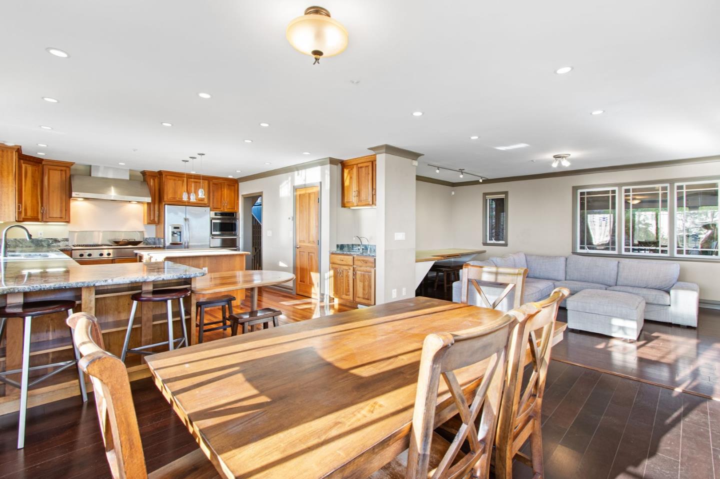 Detail Gallery Image 23 of 94 For 107 Dolphine Ave, El Granada,  CA 94018 - 4 Beds | 3/1 Baths