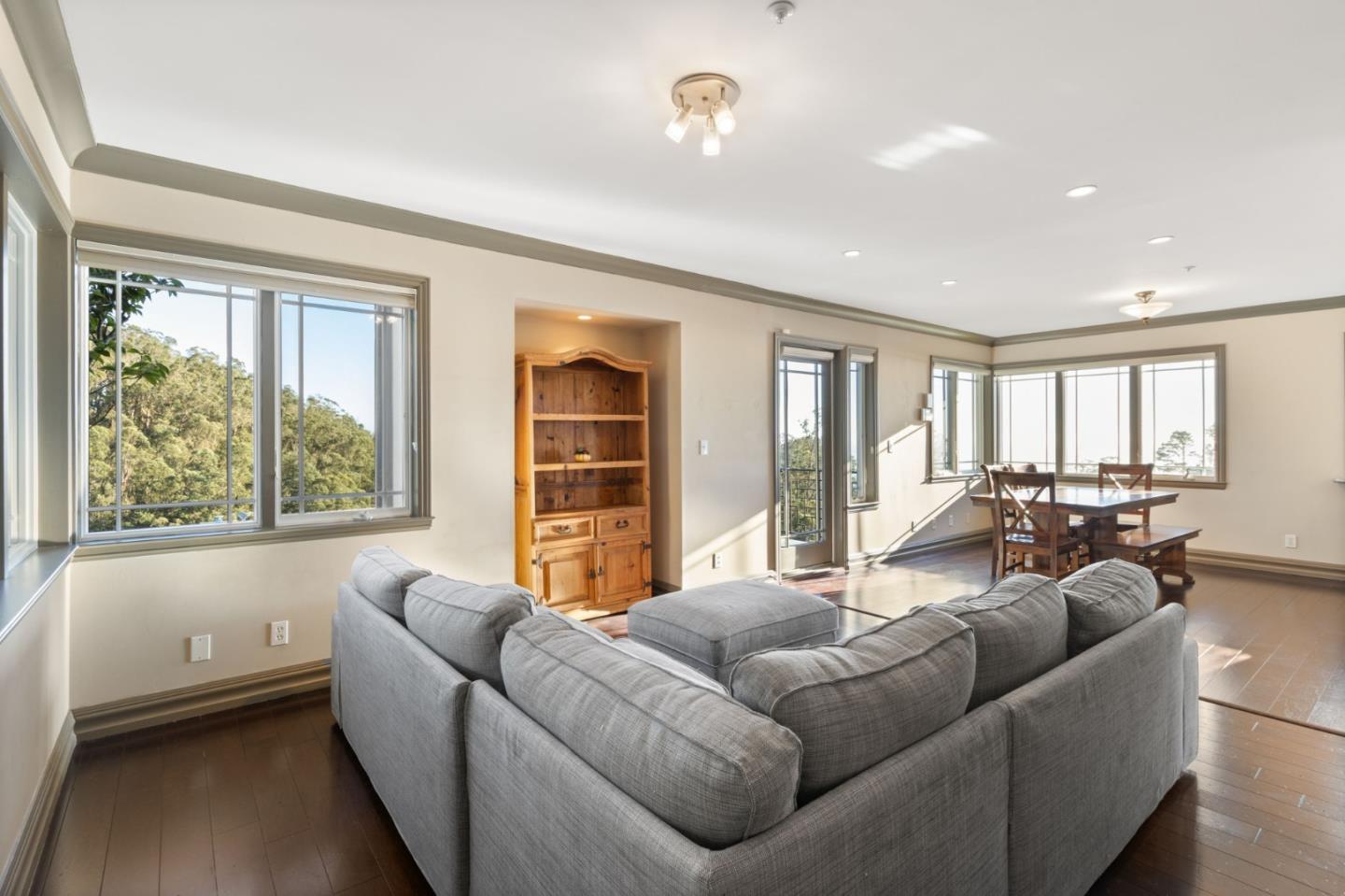 Detail Gallery Image 30 of 94 For 107 Dolphine Ave, El Granada,  CA 94018 - 4 Beds | 3/1 Baths