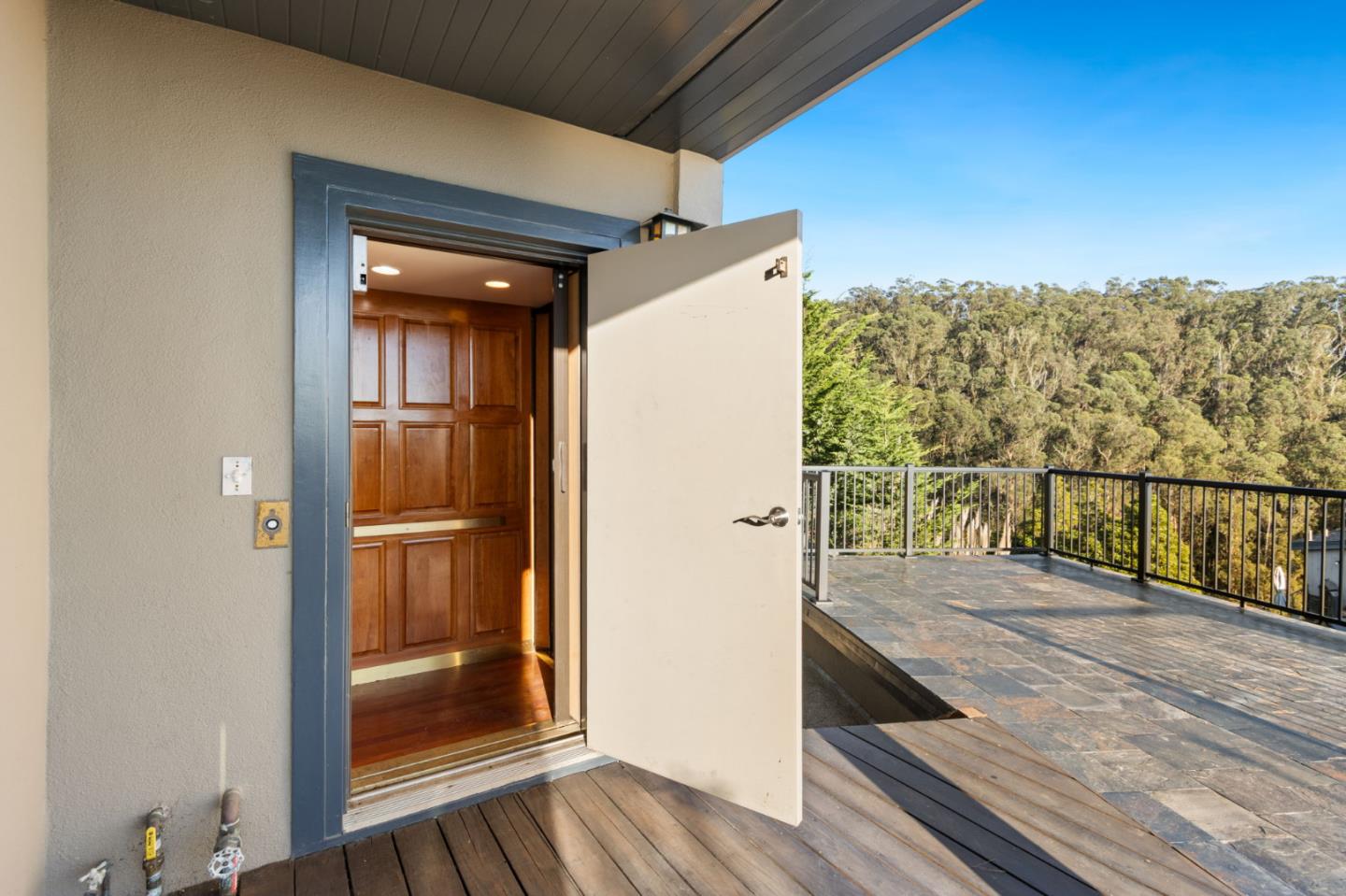 Detail Gallery Image 60 of 94 For 107 Dolphine Ave, El Granada,  CA 94018 - 4 Beds | 3/1 Baths