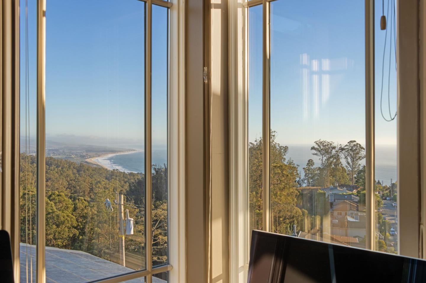 Detail Gallery Image 68 of 94 For 107 Dolphine Ave, El Granada,  CA 94018 - 4 Beds | 3/1 Baths