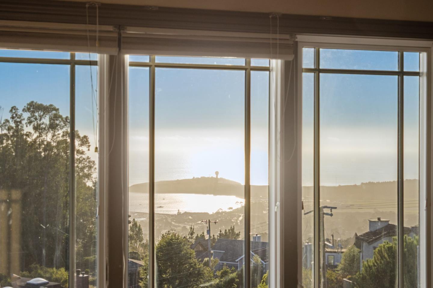 Detail Gallery Image 69 of 94 For 107 Dolphine Ave, El Granada,  CA 94018 - 4 Beds | 3/1 Baths