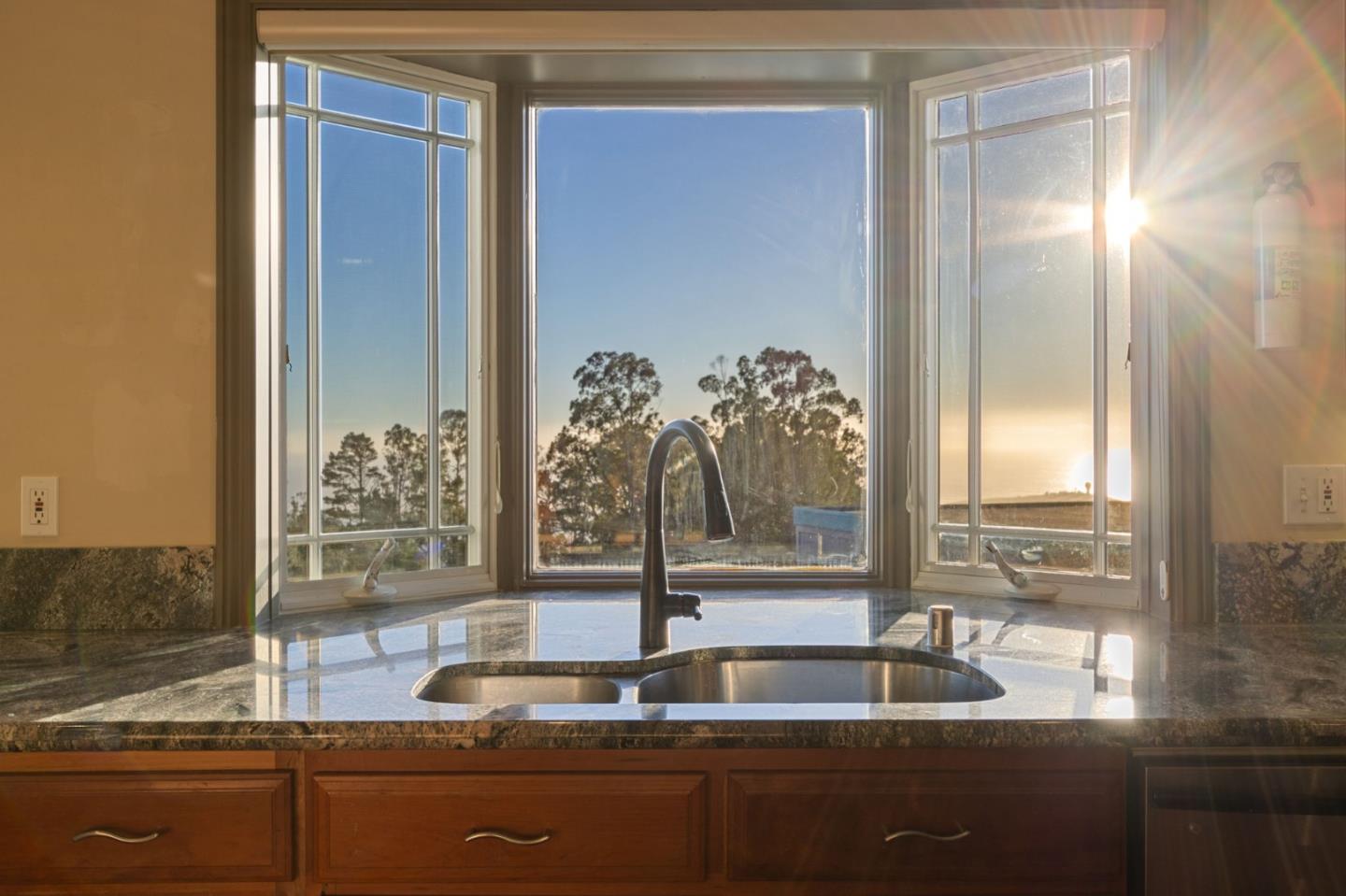 Detail Gallery Image 70 of 94 For 107 Dolphine Ave, El Granada,  CA 94018 - 4 Beds | 3/1 Baths