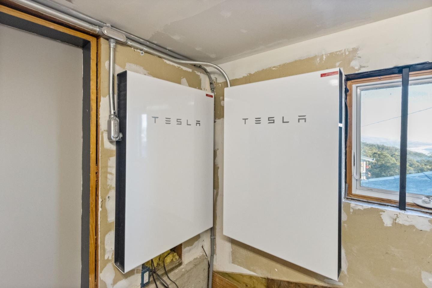 Detail Gallery Image 71 of 94 For 107 Dolphine Ave, El Granada,  CA 94018 - 4 Beds | 3/1 Baths