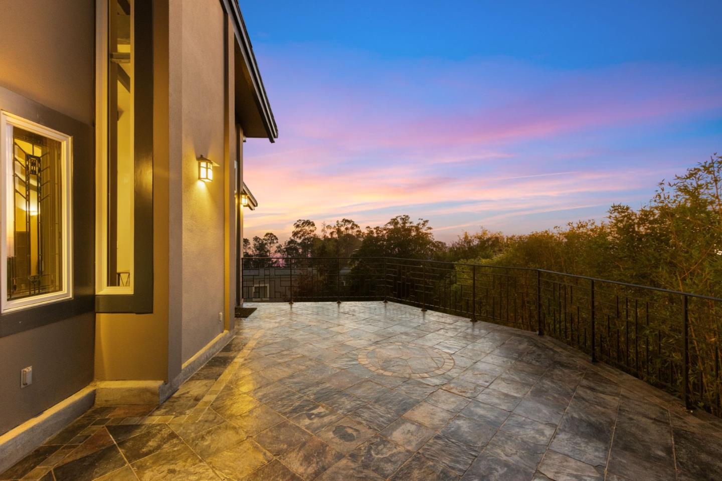 Detail Gallery Image 78 of 94 For 107 Dolphine Ave, El Granada,  CA 94018 - 4 Beds | 3/1 Baths