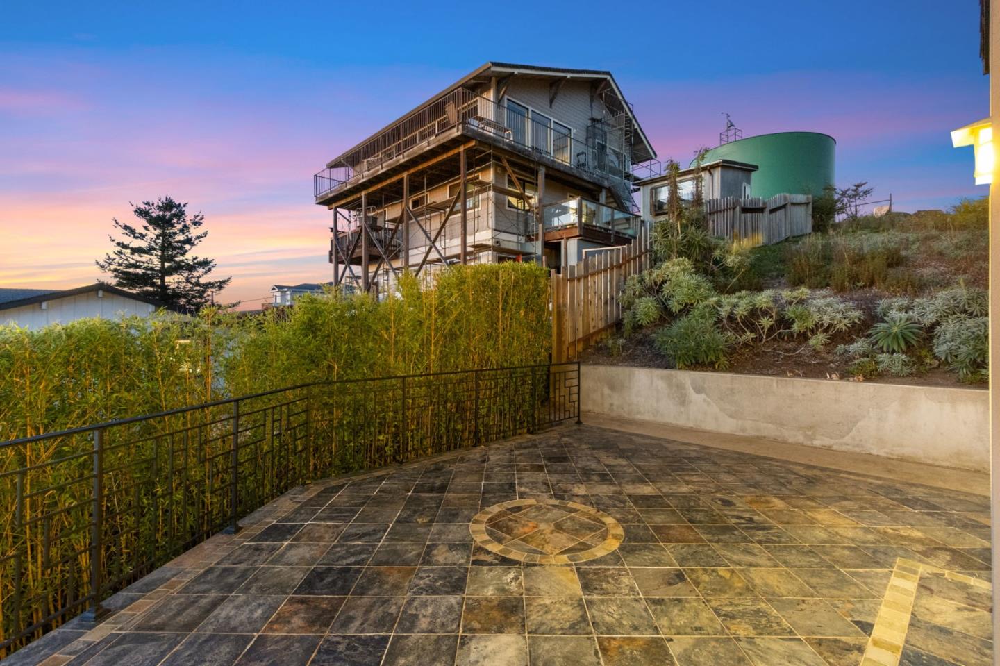 Detail Gallery Image 80 of 94 For 107 Dolphine Ave, El Granada,  CA 94018 - 4 Beds | 3/1 Baths