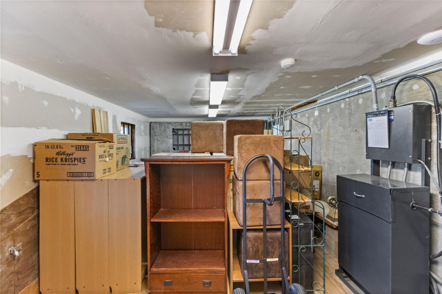 Detail Gallery Image 90 of 94 For 107 Dolphine Ave, El Granada,  CA 94018 - 4 Beds | 3/1 Baths