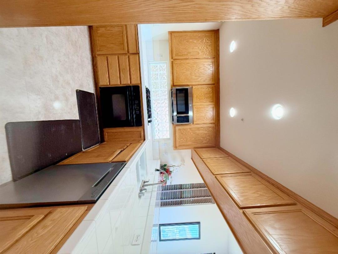 Detail Gallery Image 14 of 14 For 1949 Bradbury St, Salinas,  CA 93906 - 3 Beds | 2/1 Baths