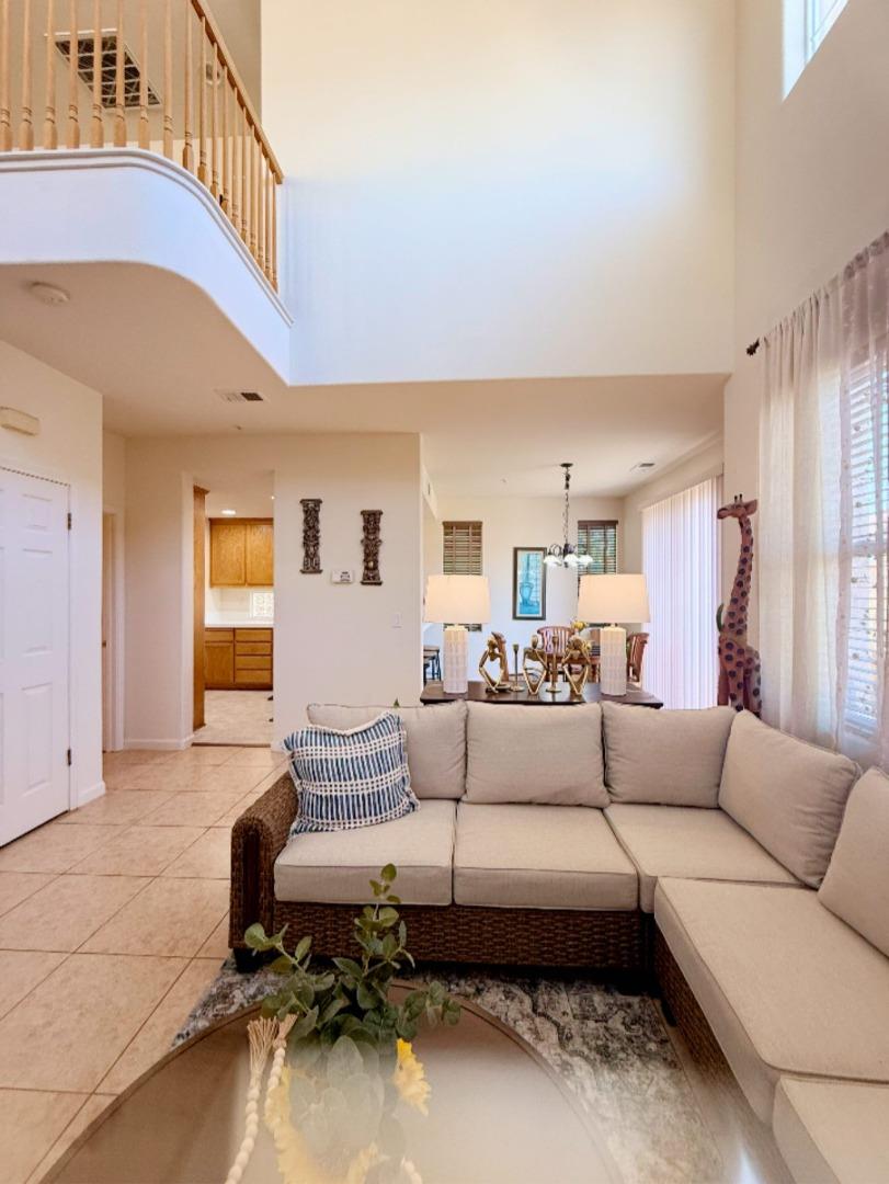 Detail Gallery Image 7 of 13 For 1949 Bradbury St, Salinas,  CA 93906 - 3 Beds | 2/1 Baths