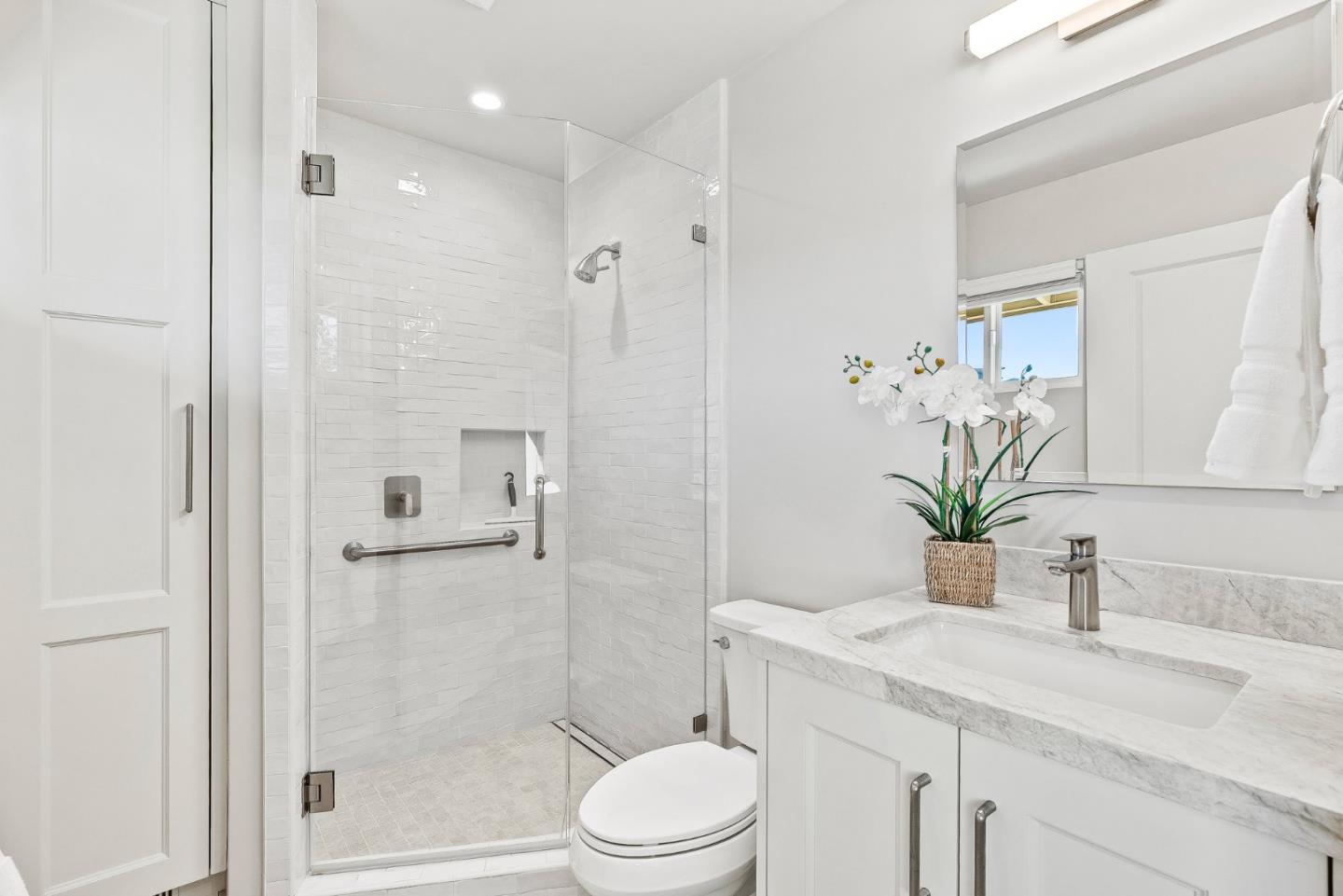 Detail Gallery Image 21 of 34 For 181 Hacienda Carmel, Carmel,  CA 93923 - 2 Beds | 2 Baths