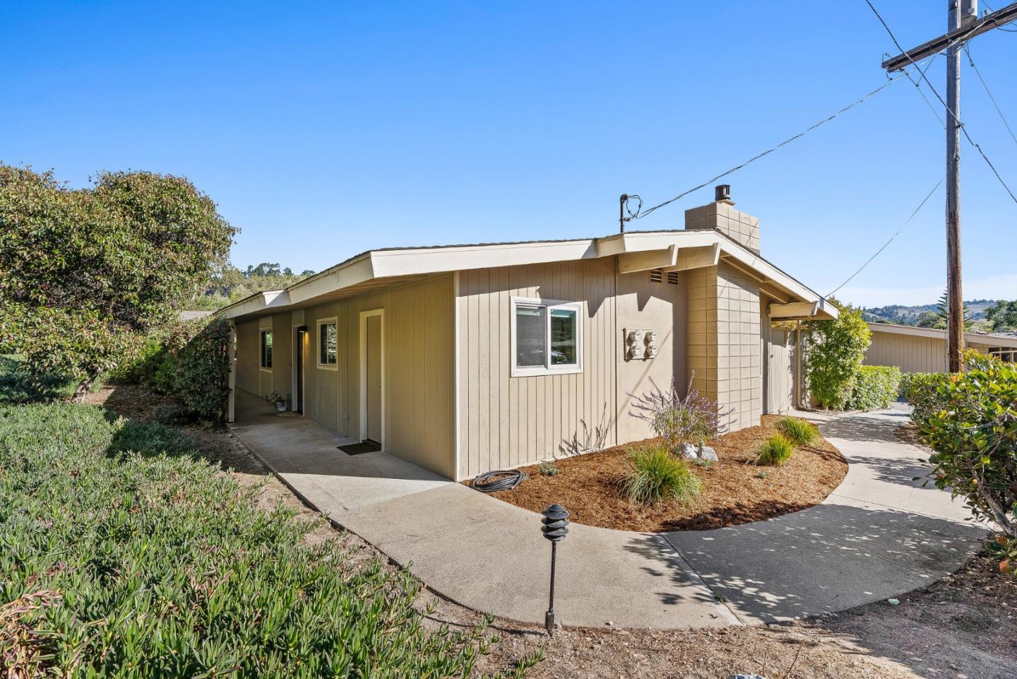 Detail Gallery Image 22 of 34 For 181 Hacienda Carmel, Carmel,  CA 93923 - 2 Beds | 2 Baths