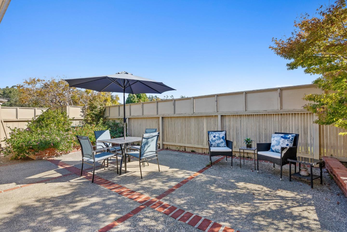 Detail Gallery Image 25 of 34 For 181 Hacienda Carmel, Carmel,  CA 93923 - 2 Beds | 2 Baths