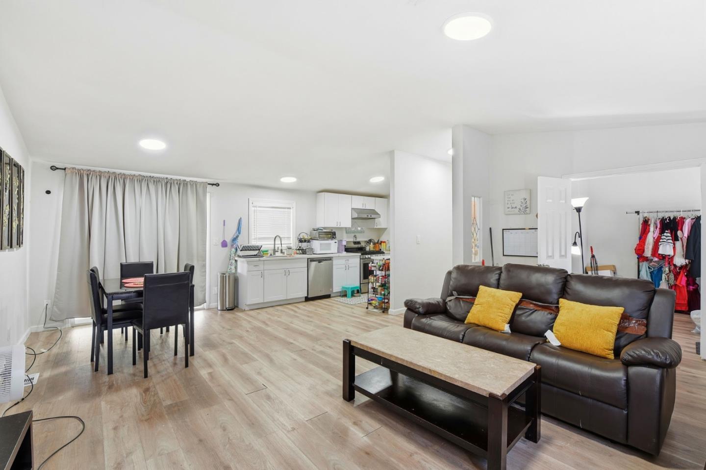 Detail Gallery Image 5 of 33 For 3637 Snell Ave #248,  San Jose,  CA 95136 - 3 Beds | 2 Baths