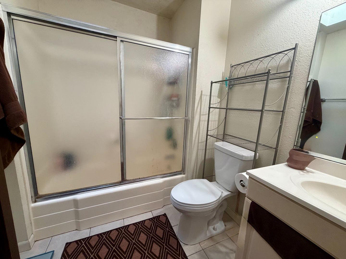 Detail Gallery Image 8 of 10 For 201 Rio Vista Dr #6,  King City,  CA 93930 - 2 Beds | 1/1 Baths