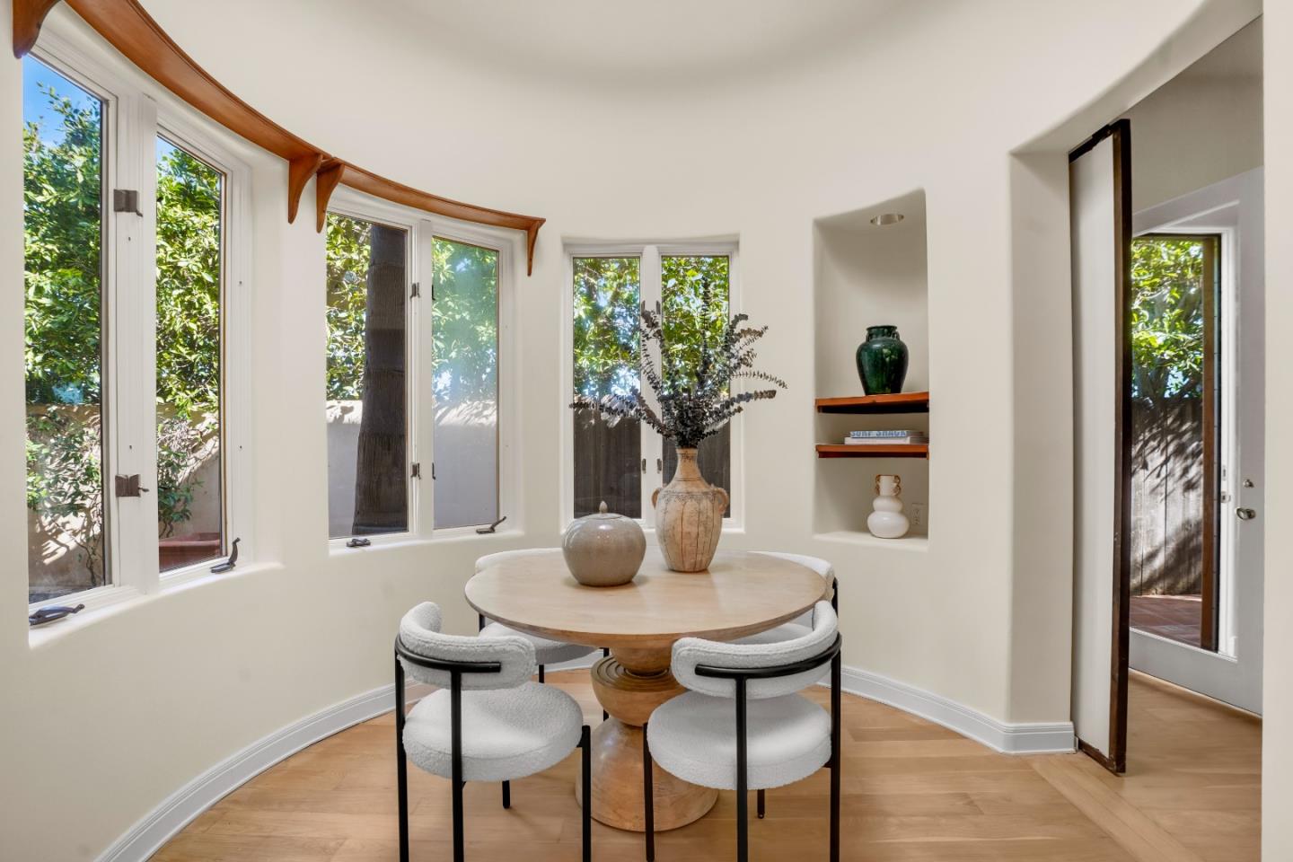 Detail Gallery Image 17 of 43 For 23349 Malibu Colony Rd, Malibu,  CA 90265 - 4 Beds | 4 Baths