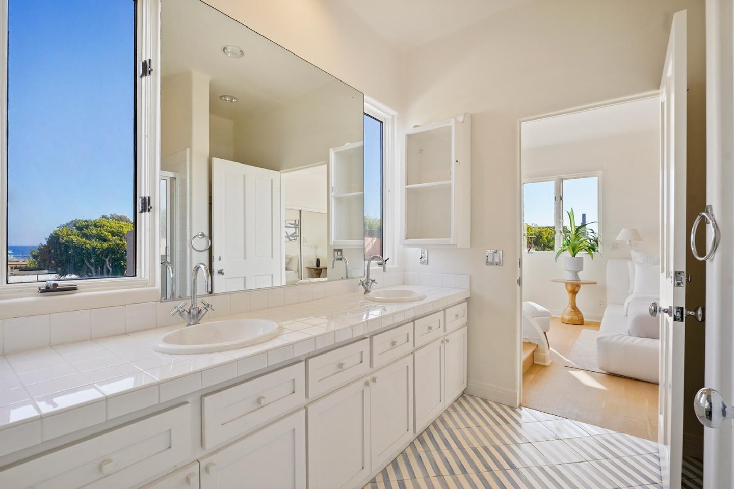 Detail Gallery Image 29 of 43 For 23349 Malibu Colony Rd, Malibu,  CA 90265 - 4 Beds | 4 Baths