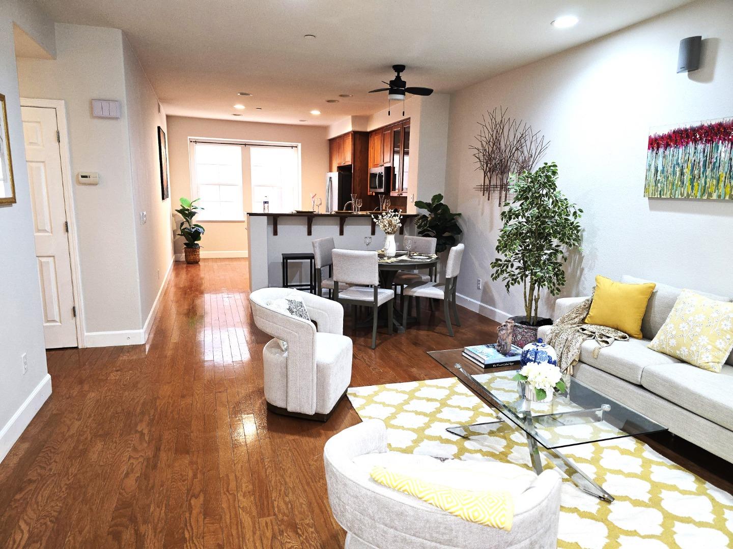 Detail Gallery Image 12 of 53 For 585 Adeline Ave, San Jose,  CA 95136 - 2 Beds | 2 Baths