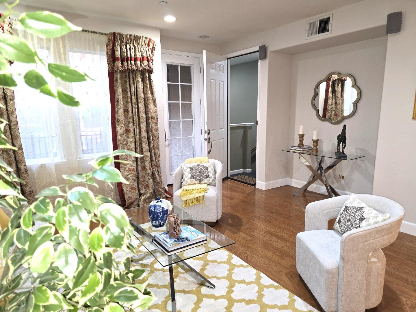 Detail Gallery Image 6 of 53 For 585 Adeline Ave, San Jose,  CA 95136 - 2 Beds | 2 Baths