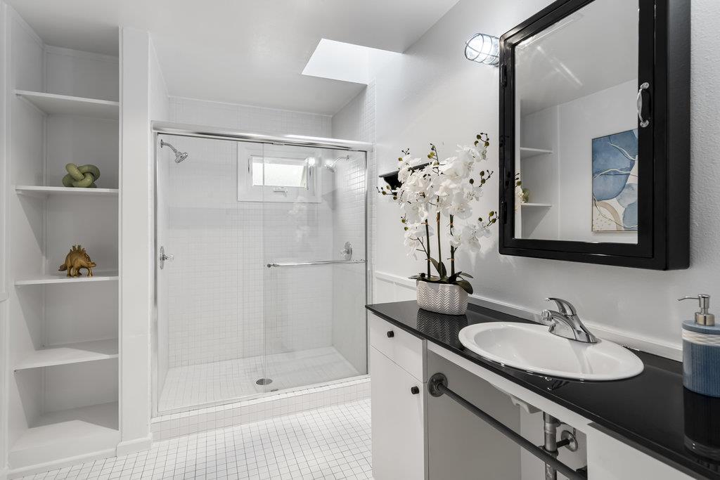 Detail Gallery Image 24 of 76 For 488 Western Dr, Point Richmond,  CA 94801 - 3 Beds | 2 Baths