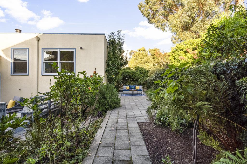 Detail Gallery Image 35 of 76 For 488 Western Dr, Point Richmond,  CA 94801 - 3 Beds | 2 Baths