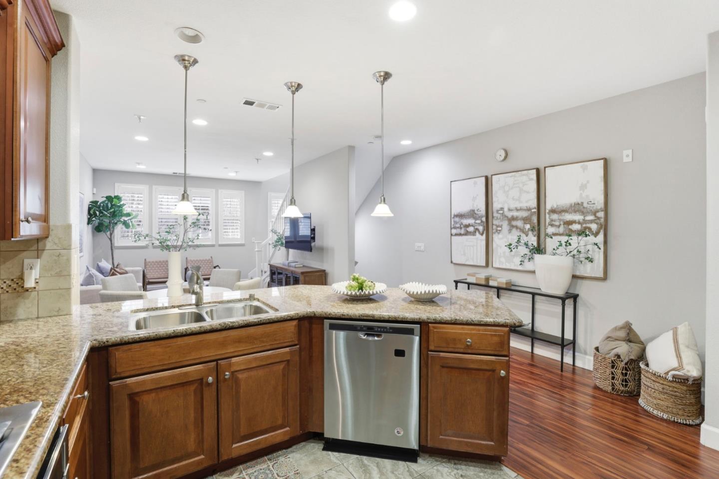 Detail Gallery Image 11 of 31 For 1701 Shore Pl #5,  Santa Clara,  CA 95054 - 3 Beds | 3 Baths