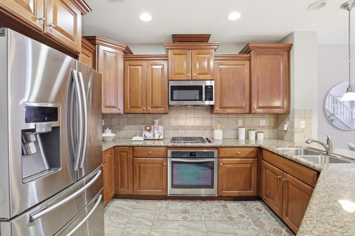 Detail Gallery Image 9 of 31 For 1701 Shore Pl #5,  Santa Clara,  CA 95054 - 3 Beds | 3 Baths