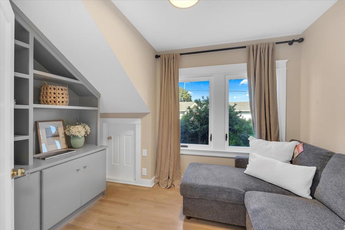 Detail Gallery Image 13 of 50 For 1901 Delaware Ave, Santa Cruz,  CA 95060 - 5 Beds | 2 Baths