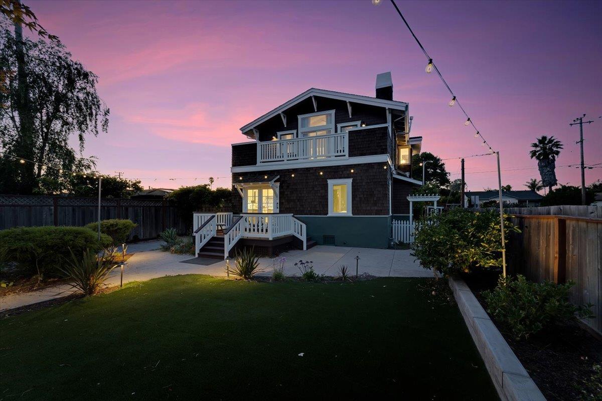 Detail Gallery Image 2 of 50 For 1901 Delaware Ave, Santa Cruz,  CA 95060 - 5 Beds | 2 Baths