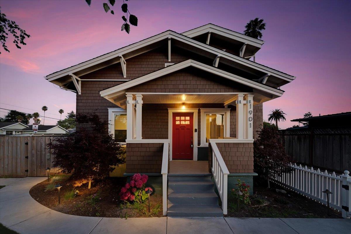 Detail Gallery Image 3 of 50 For 1901 Delaware Ave, Santa Cruz,  CA 95060 - 5 Beds | 2 Baths