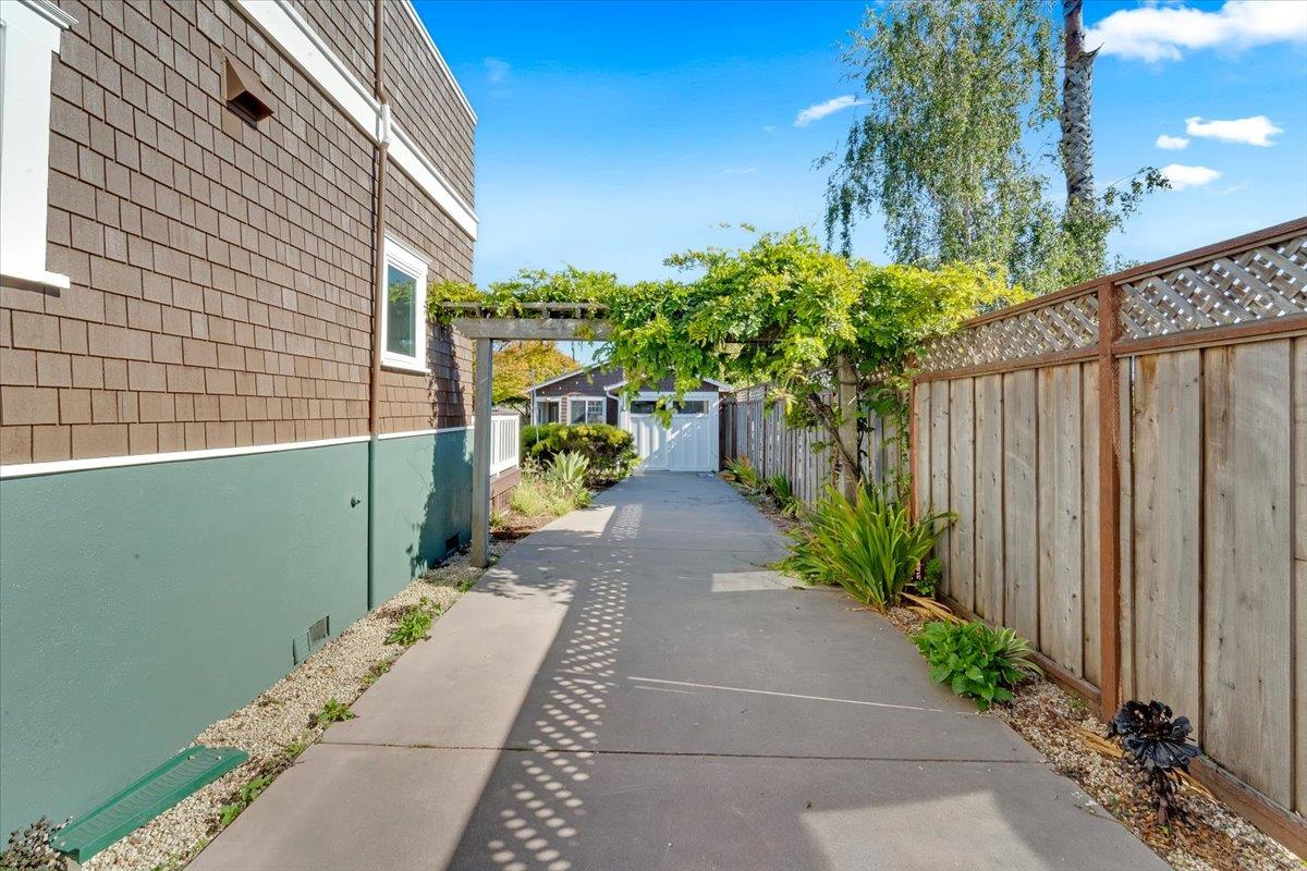 Detail Gallery Image 36 of 50 For 1901 Delaware Ave, Santa Cruz,  CA 95060 - 5 Beds | 2 Baths