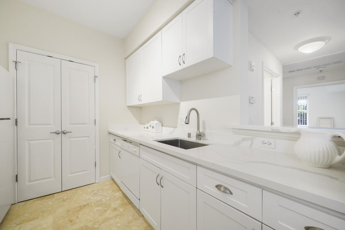 Detail Gallery Image 10 of 49 For 1982 W Bayshore Rd #223,  East Palo Alto,  CA 94303 - 1 Beds | 1 Baths