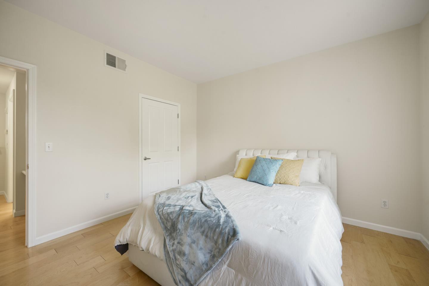 Detail Gallery Image 14 of 49 For 1982 W Bayshore Rd #223,  East Palo Alto,  CA 94303 - 1 Beds | 1 Baths