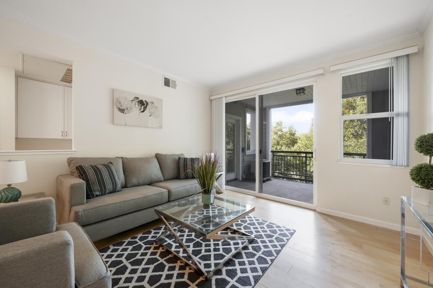 Detail Gallery Image 4 of 49 For 1982 W Bayshore Rd #223,  East Palo Alto,  CA 94303 - 1 Beds | 1 Baths