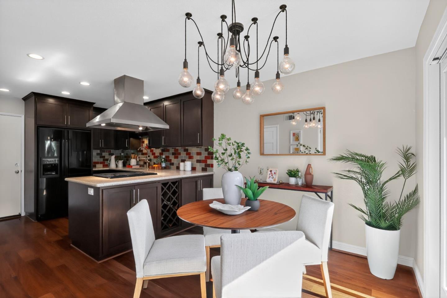 Detail Gallery Image 2 of 27 For 130 Baroni Ave #48,  San Jose,  CA 95136 - 2 Beds | 2/1 Baths