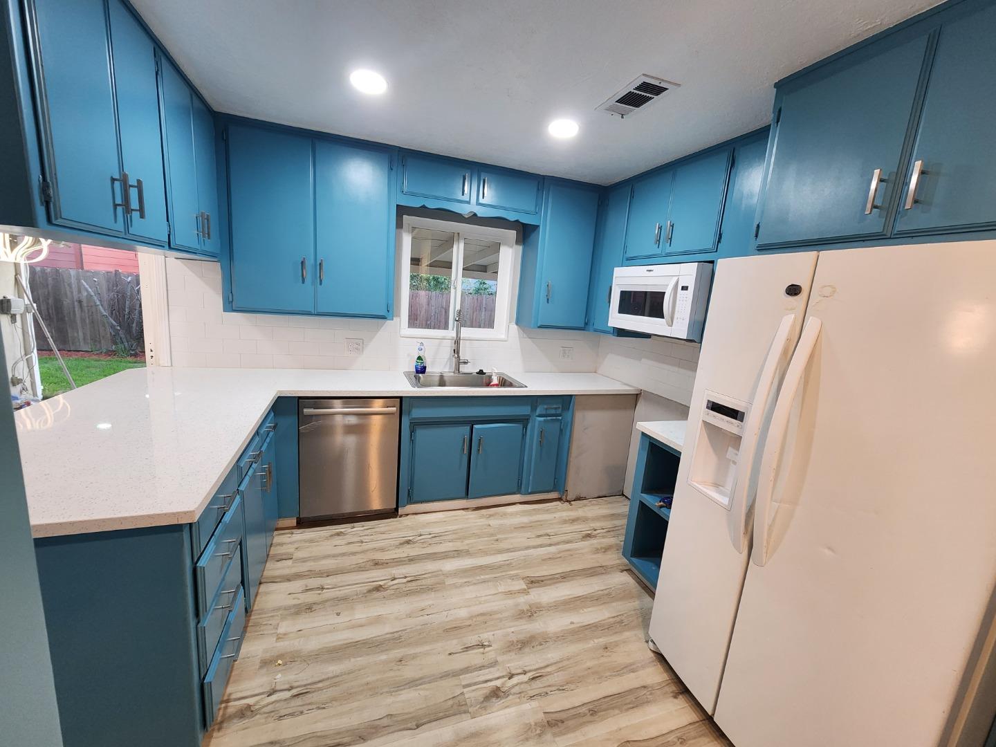 Detail Gallery Image 4 of 38 For 1534 Bay Meadows Dr, Modesto,  CA 95350 - 4 Beds | 3 Baths