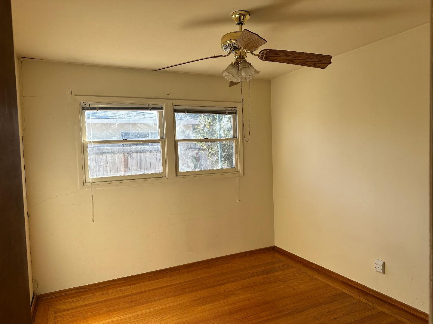 Detail Gallery Image 10 of 14 For 659 San Miguel, Sunnyvale,  CA 94085 - 3 Beds | 1/1 Baths