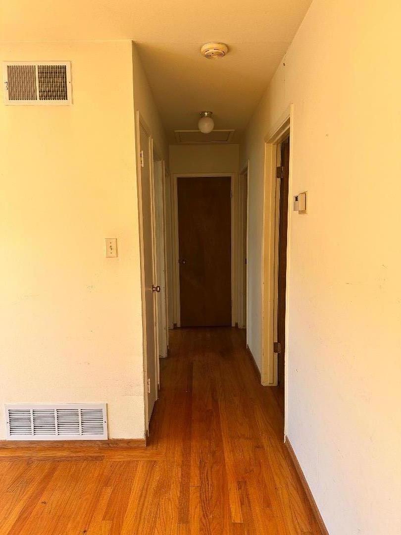 Detail Gallery Image 8 of 14 For 659 San Miguel, Sunnyvale,  CA 94085 - 3 Beds | 1/1 Baths