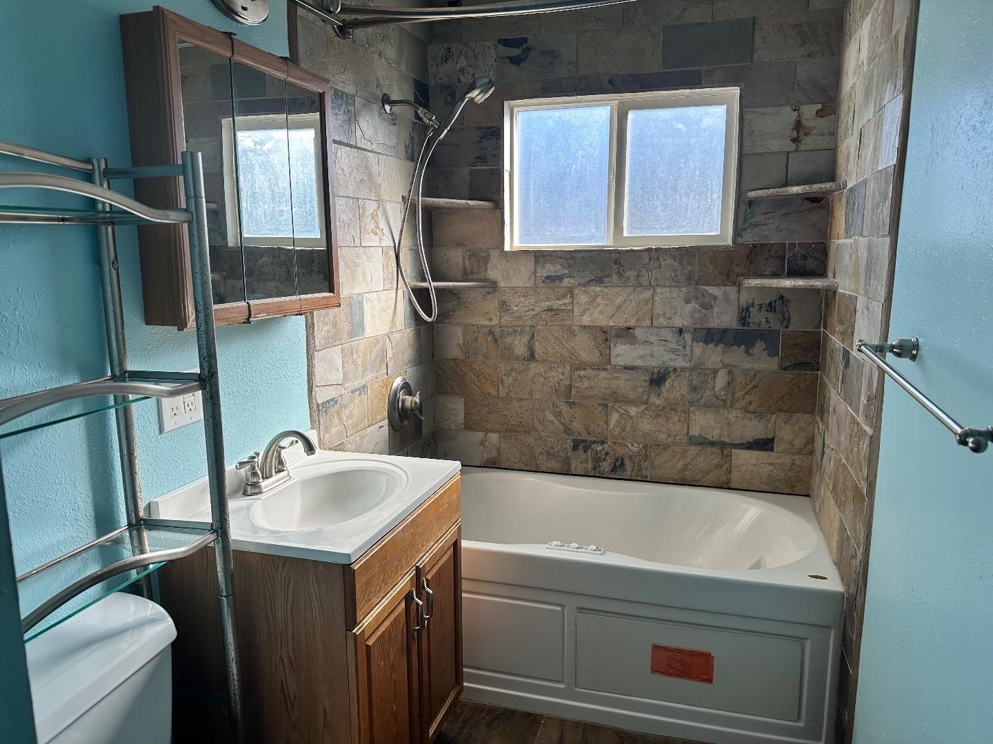 Detail Gallery Image 9 of 14 For 659 San Miguel, Sunnyvale,  CA 94085 - 3 Beds | 1/1 Baths