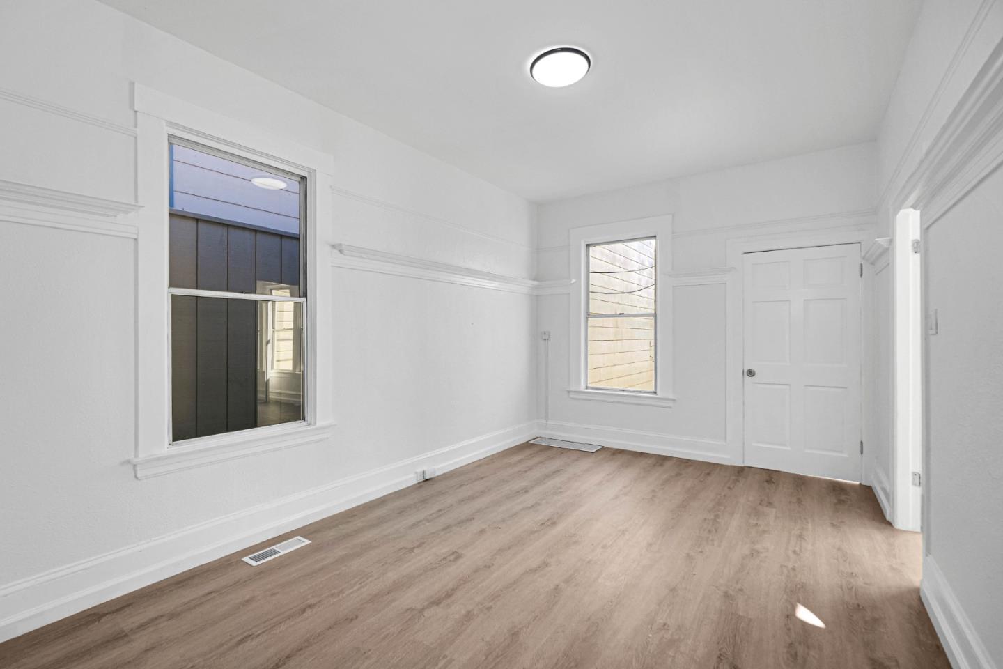 Detail Gallery Image 11 of 42 For 48 Harrington St, San Francisco,  CA 94112 - 2 Beds | 2 Baths