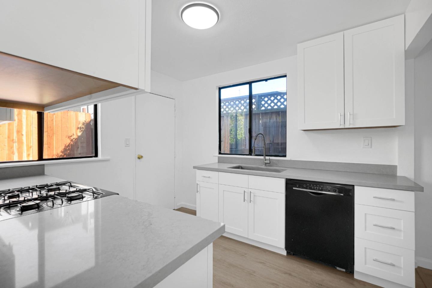 Detail Gallery Image 18 of 42 For 48 Harrington St, San Francisco,  CA 94112 - 2 Beds | 2 Baths