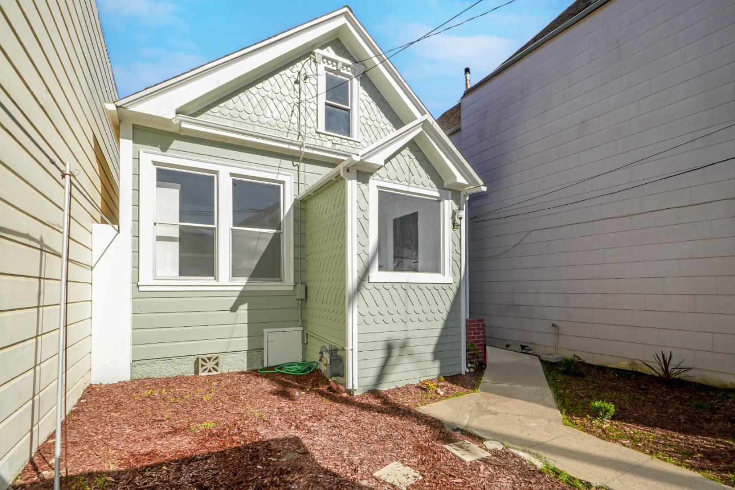 Detail Gallery Image 5 of 42 For 48 Harrington St, San Francisco,  CA 94112 - 2 Beds | 2 Baths