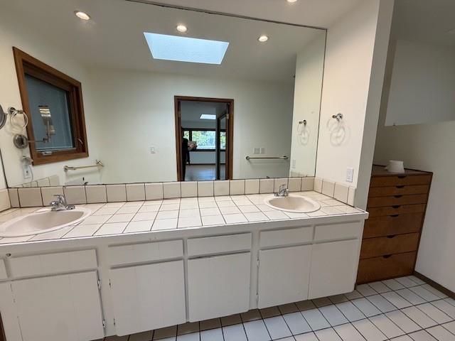 Detail Gallery Image 11 of 19 For 240 W Floresta Way, Portola Valley,  CA 94028 - 4 Beds | 2/1 Baths