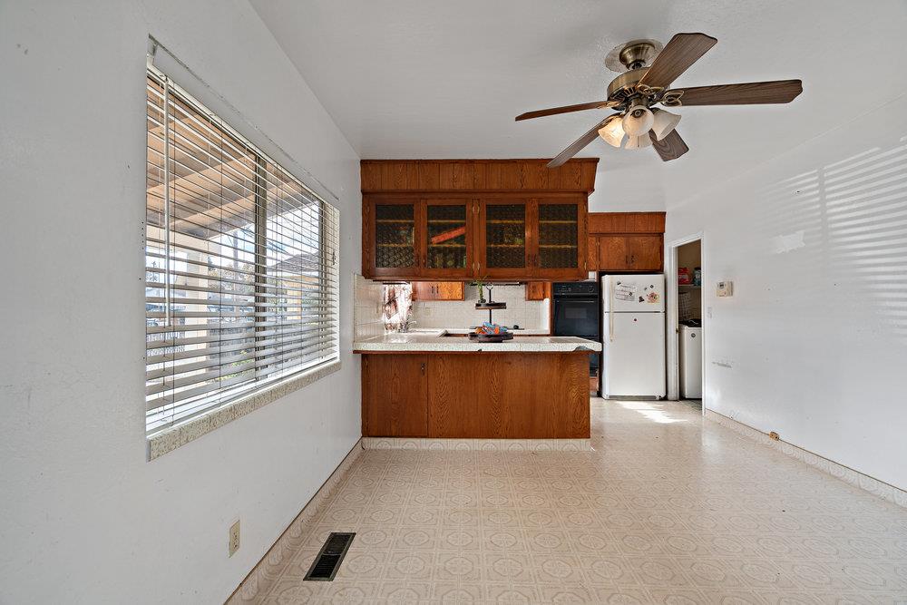 Detail Gallery Image 13 of 47 For 1545 E Saint John St, San Jose,  CA 95116 - 7 Beds | 3 Baths