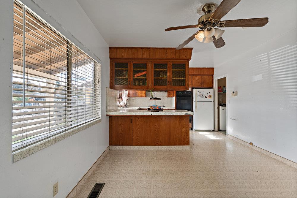 Detail Gallery Image 14 of 47 For 1545 E Saint John St, San Jose,  CA 95116 - 7 Beds | 3 Baths