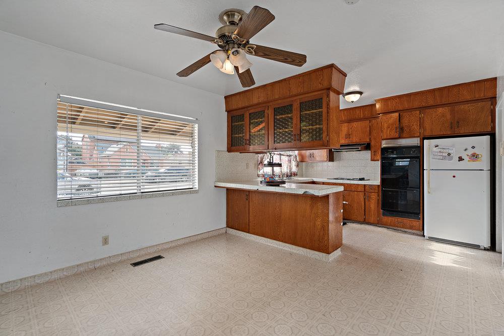 Detail Gallery Image 15 of 47 For 1545 E Saint John St, San Jose,  CA 95116 - 7 Beds | 3 Baths