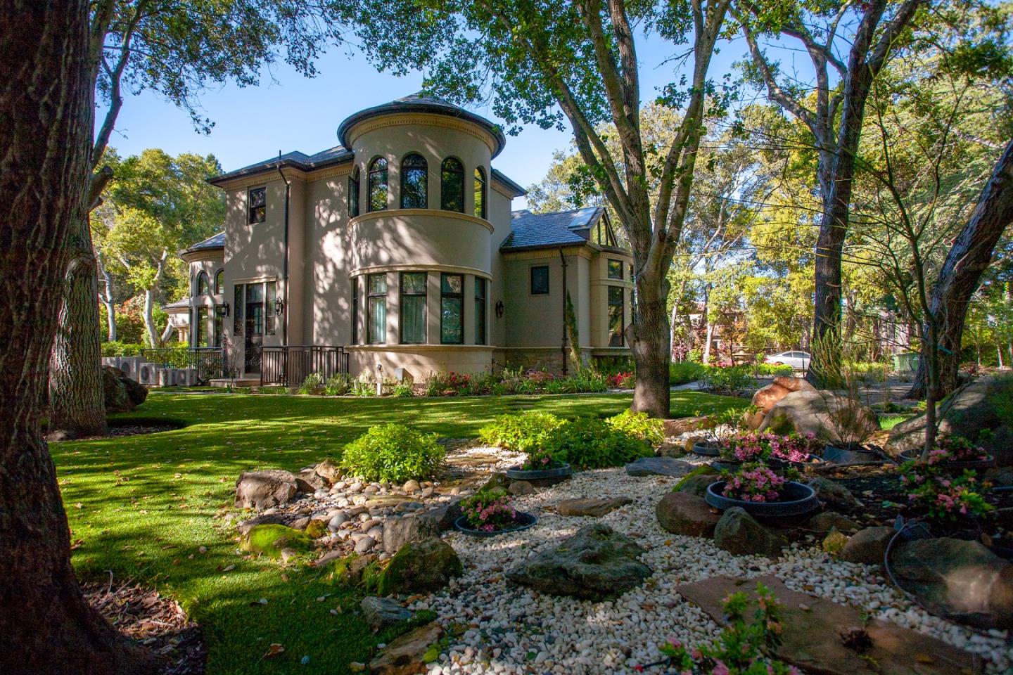 Detail Gallery Image 13 of 47 For 46 Almendral Ave, Atherton,  CA 94027 - 7 Beds | 7/2 Baths